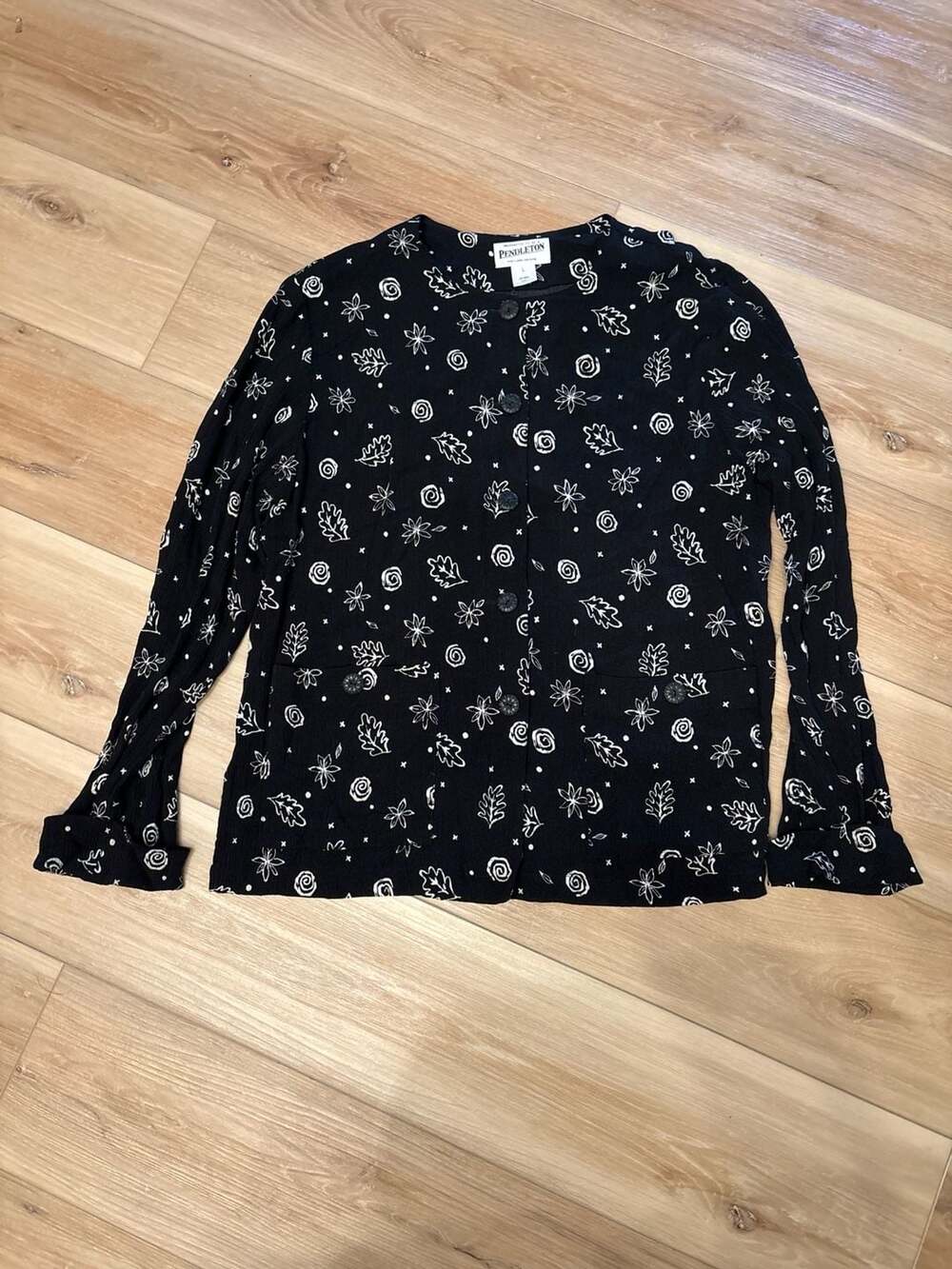 Pendleton Women's Button Front Rayon Blouse Size L Black Floral Print